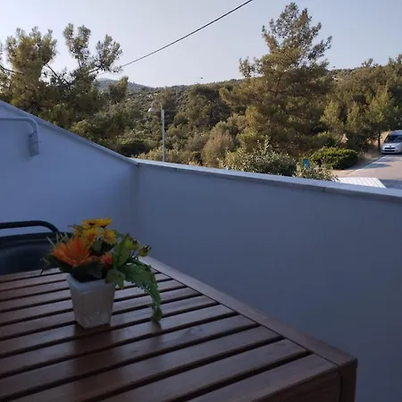 Arto Apartment