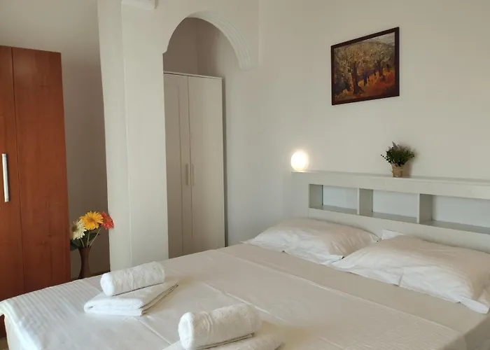 Arto Apartmán Pefkari